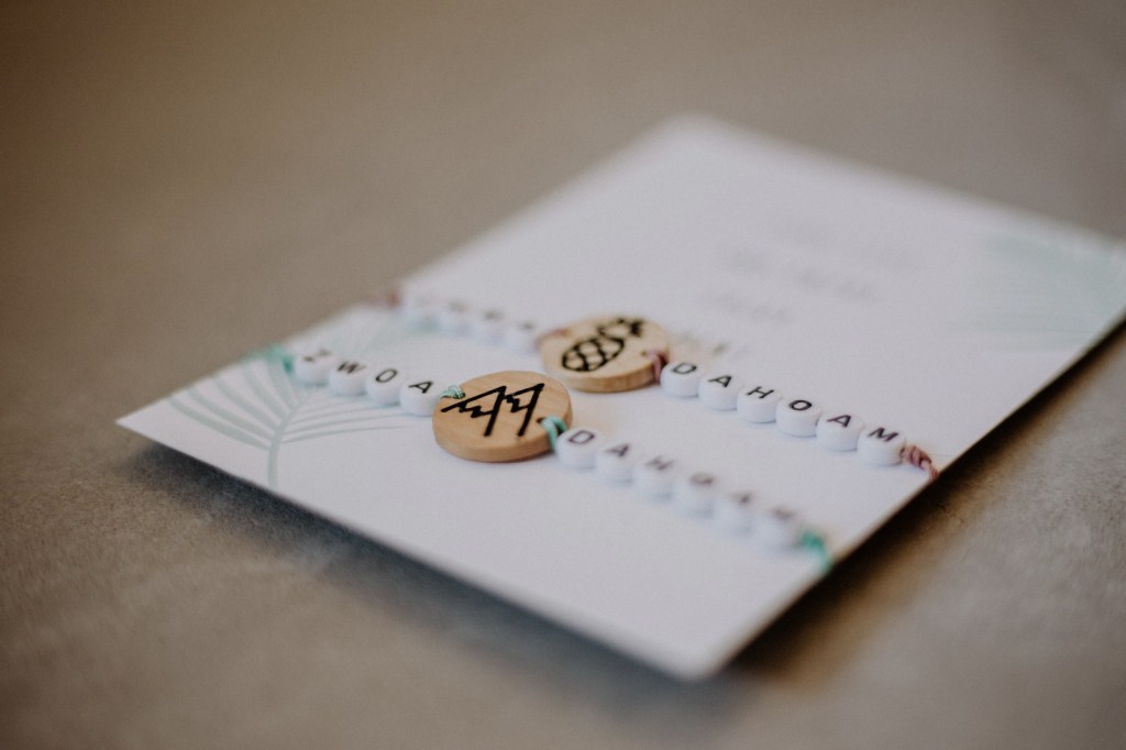 Armbänder aus Holzrestln:&nbsp;Restl